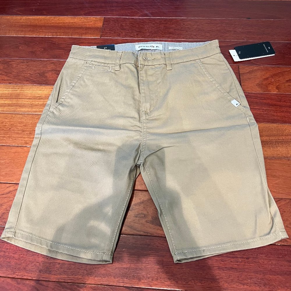 quicksilver boys new with tags shorts with stretch size 27   tan/khaki colored